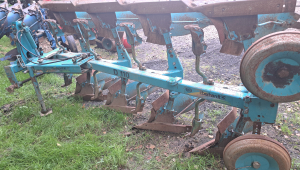 PŁUG EBERHARD 4 skibowy_2004_9 000